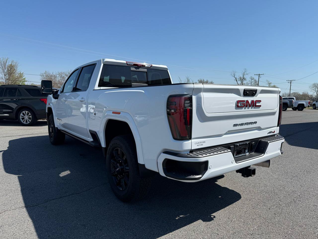 Used 2024 GMC Sierra 2500 AT4 w/ AT4 Premium Plus Package AWD/4WD image 4