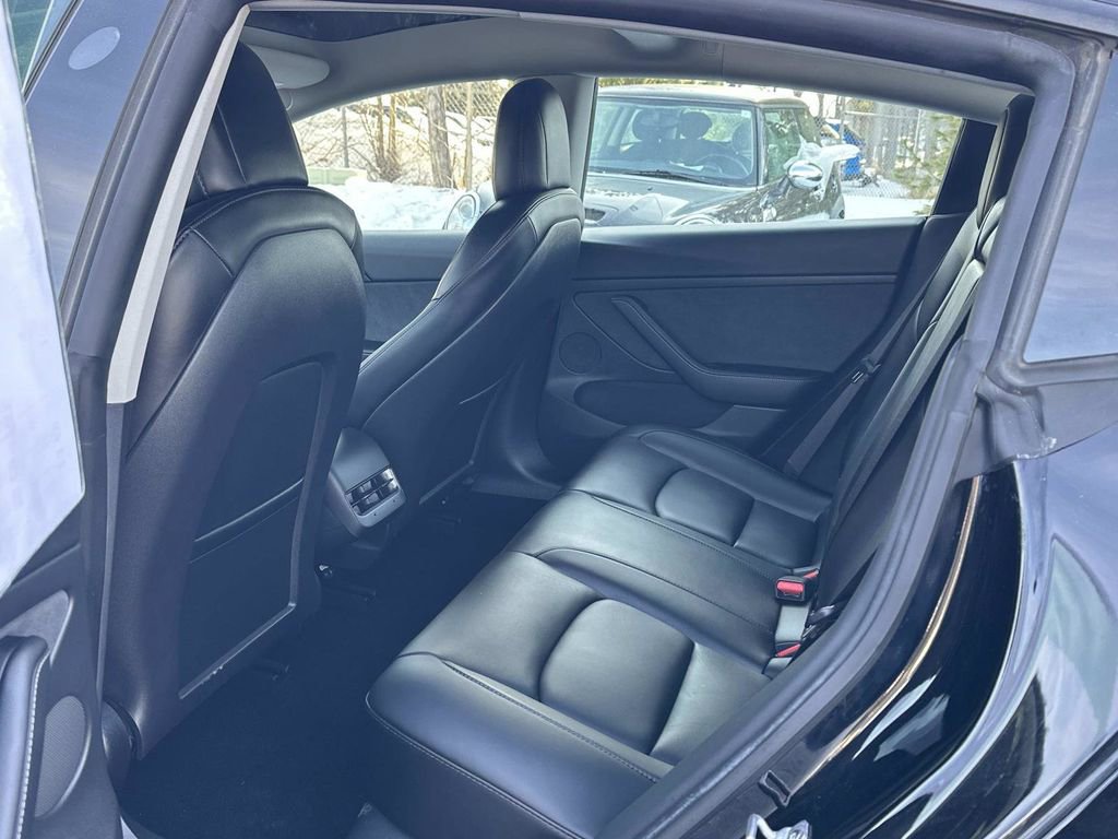 Used 2022 Tesla Model 3 Performance image 24