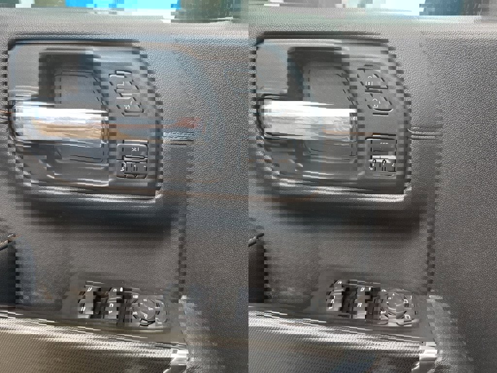 Used 2019 GMC Sierra 1500 AT4 w/ Driver Alert Package I image 15