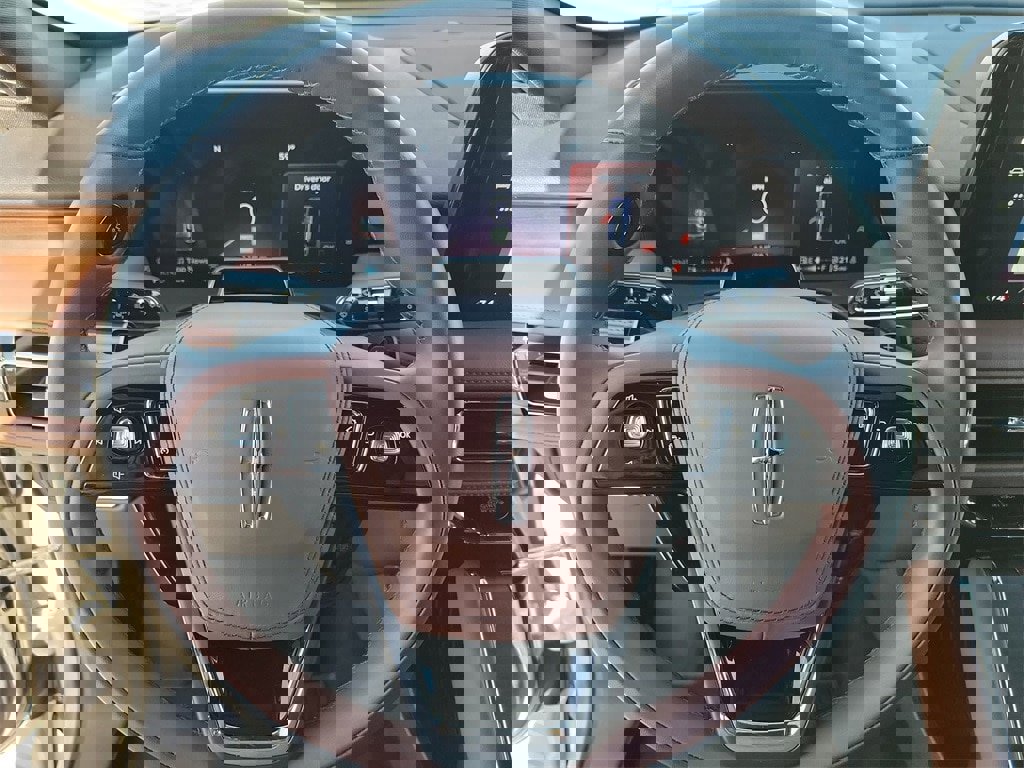 Used 2025 Lincoln Aviator Reserve w/ Equipment Group 201A image 21