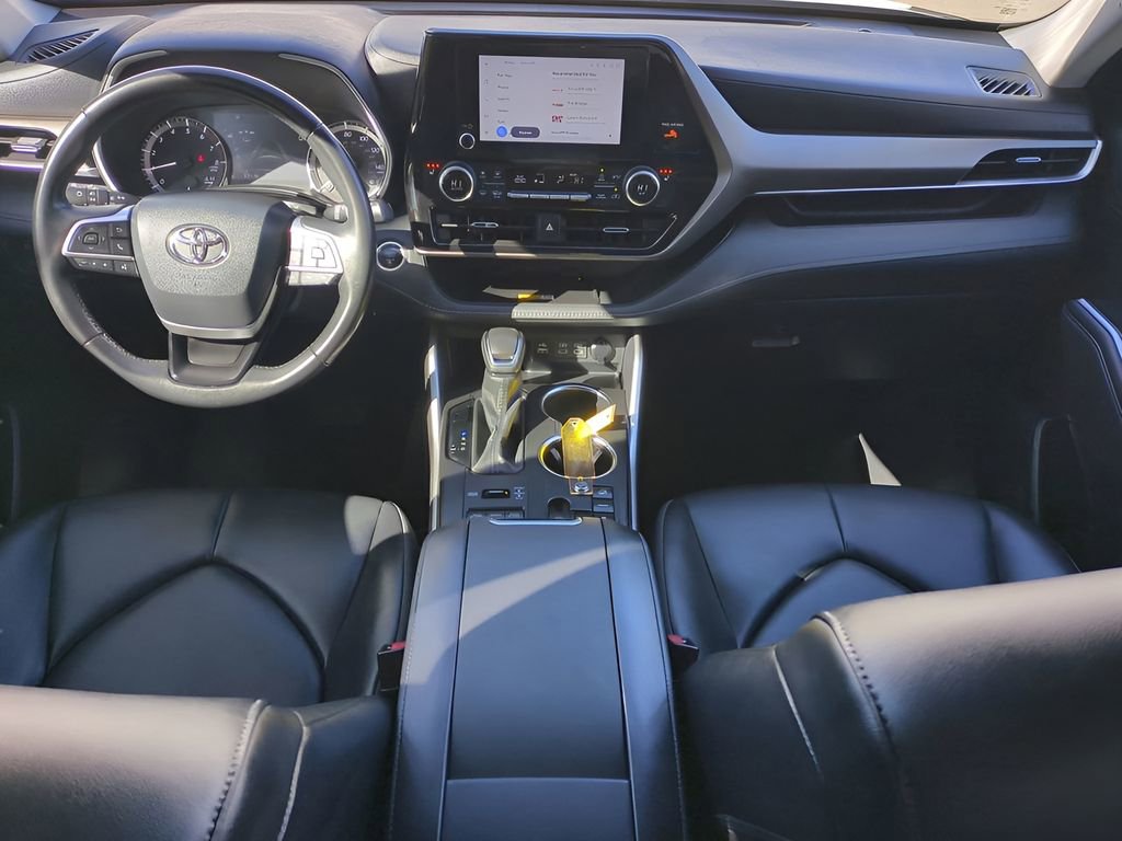 Certified 2024 Toyota Highlander XLE image 14