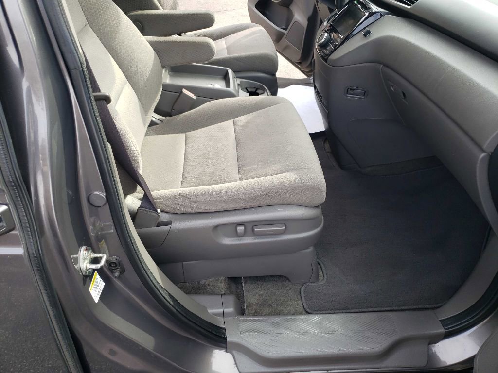 Used 2015 Honda Odyssey EX image 11