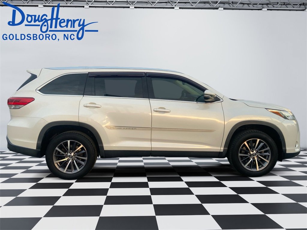 Used 2019 Toyota Highlander XLE image 6