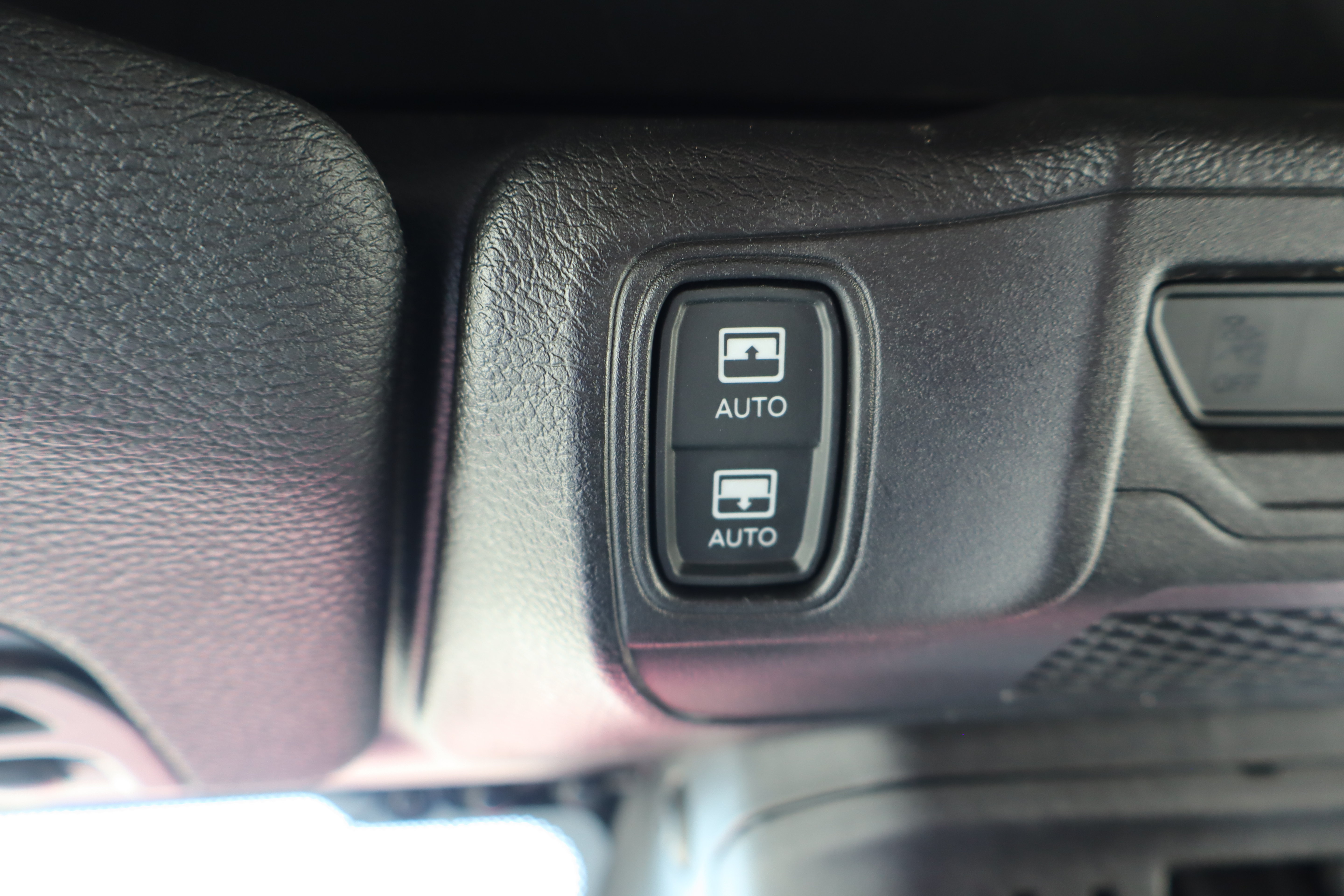 Used 2025 Jeep Wrangler Unlimited Sahara w/ Safety Group AWD/4WD image 24