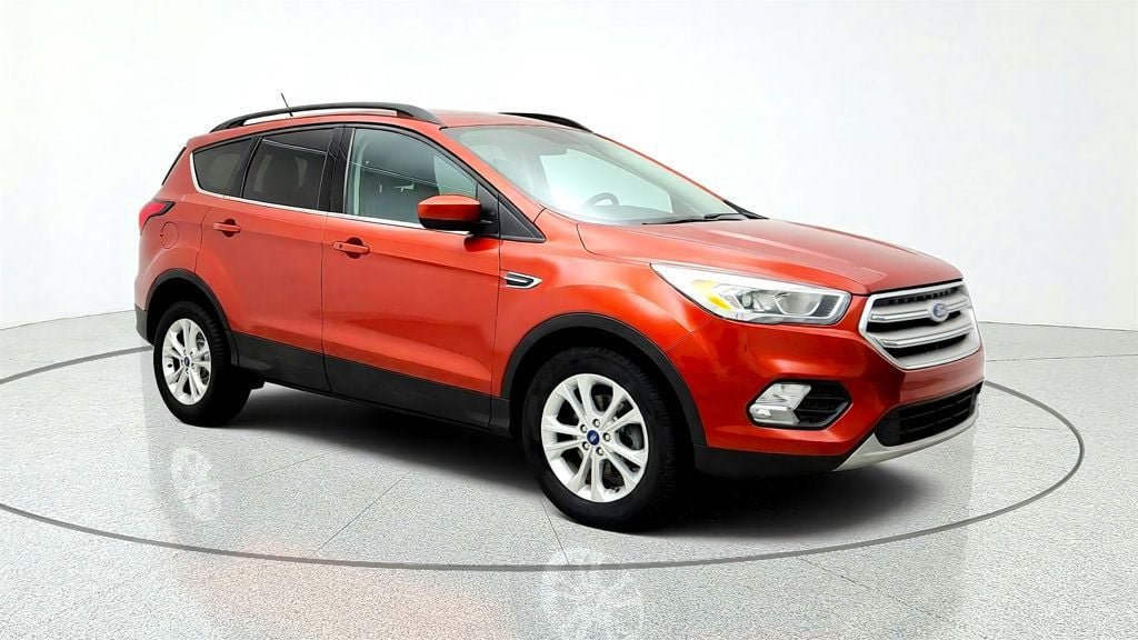 Used 2019 Ford Escape SEL FWD image 3