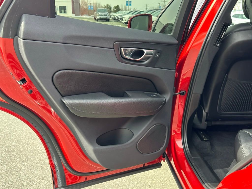 Used 2019 Volvo XC60 T5 Inscription image 22