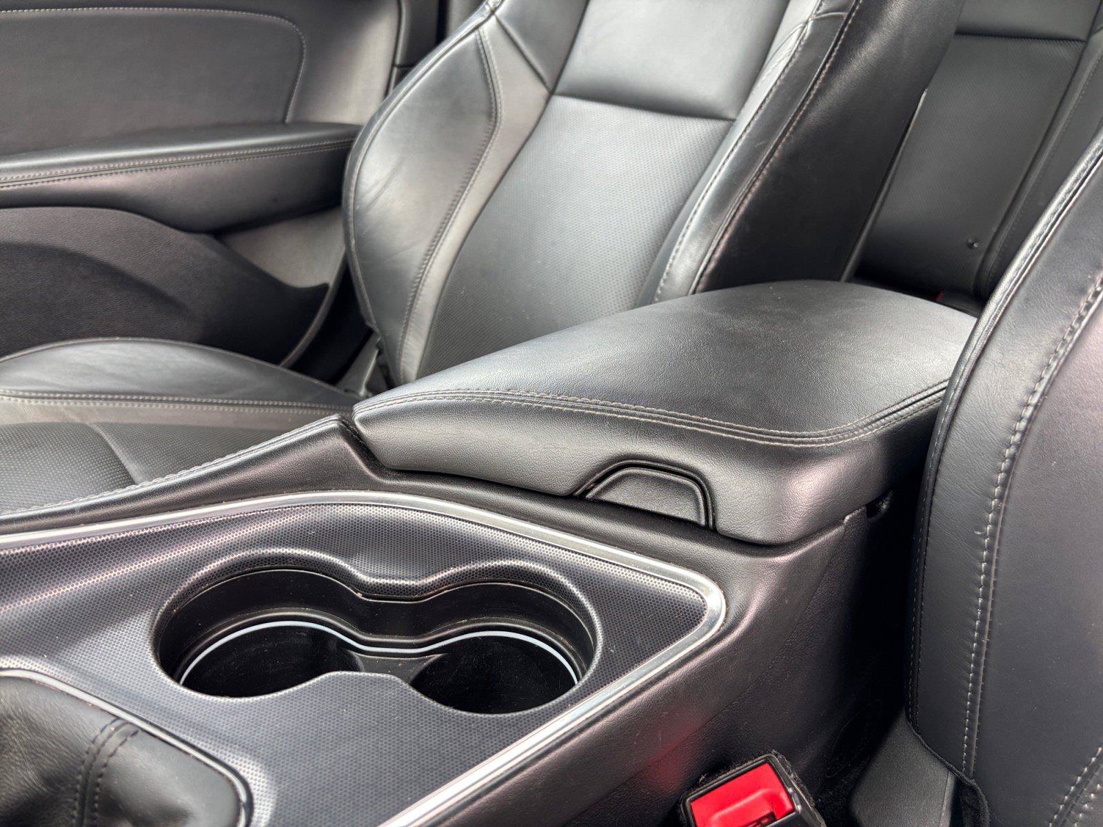 Used 2015 Dodge Challenger R/T Plus RWD image 31