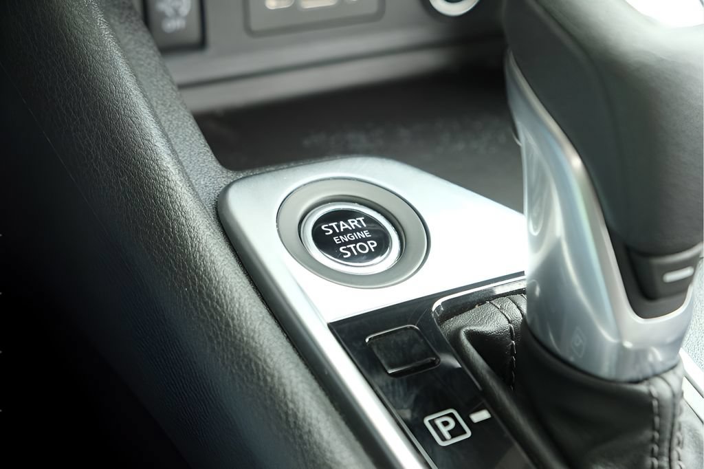 Used 2025 Nissan Sentra SV FWD image 10