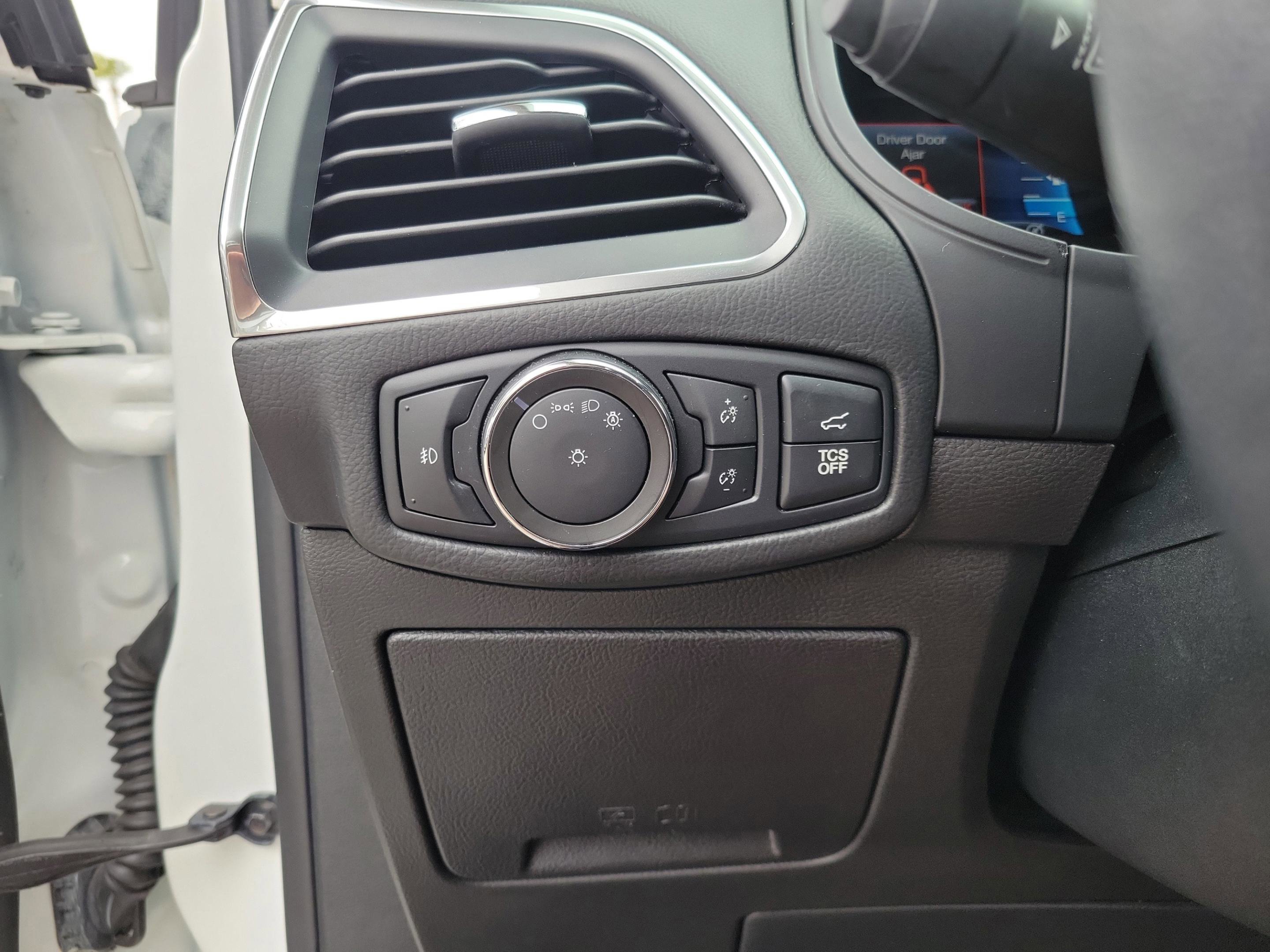 Used 2022 Ford Edge Titanium AWD/4WD image 10