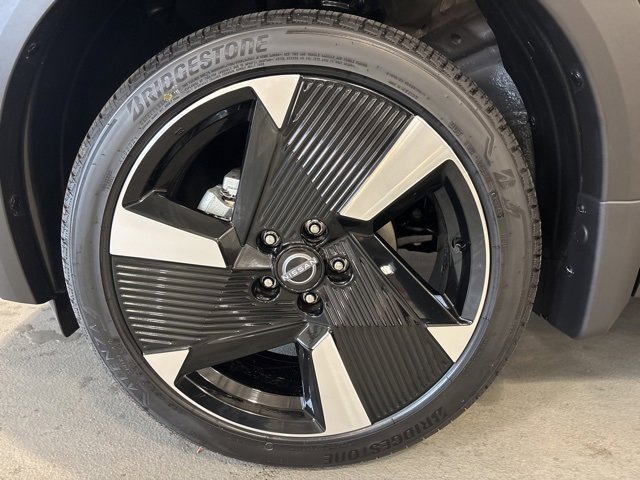 New 2025 Nissan Kicks SR image 22