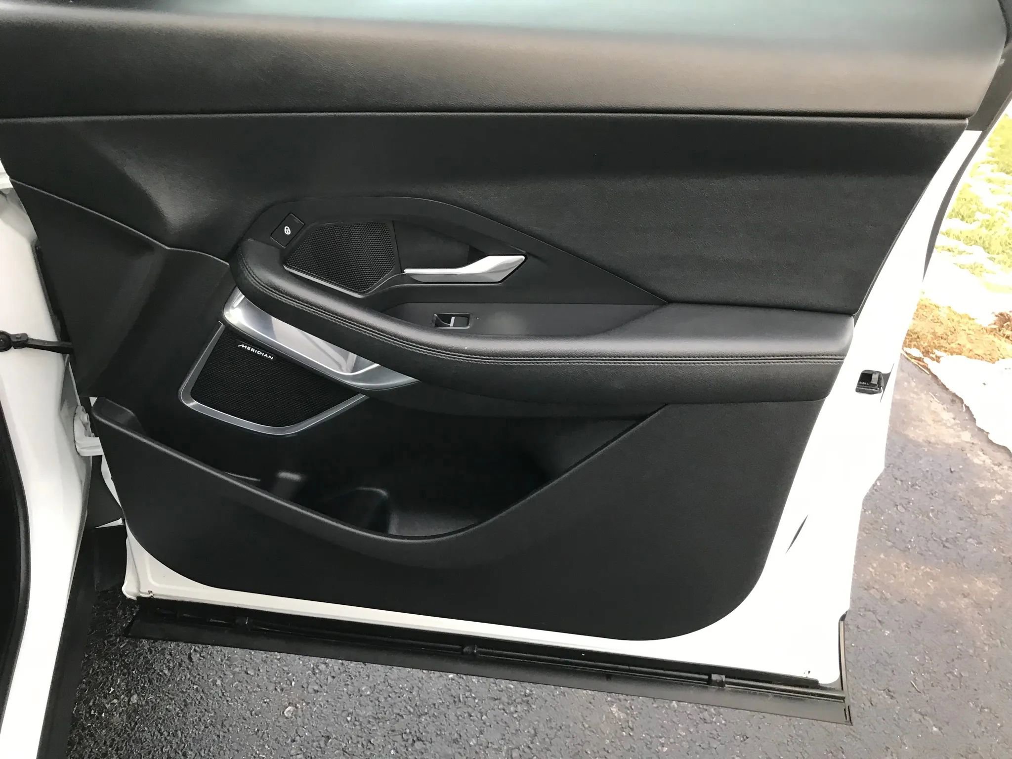 Used 2018 Jaguar E-PACE S image 49