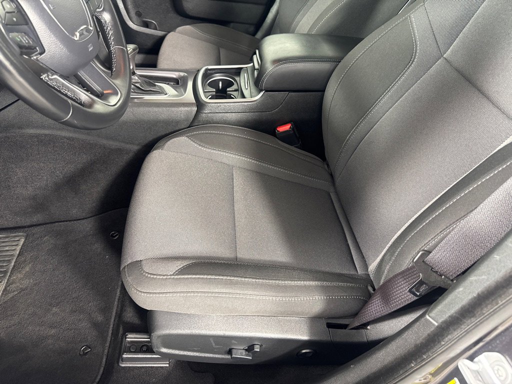 Used 2019 Dodge Charger SXT image 13