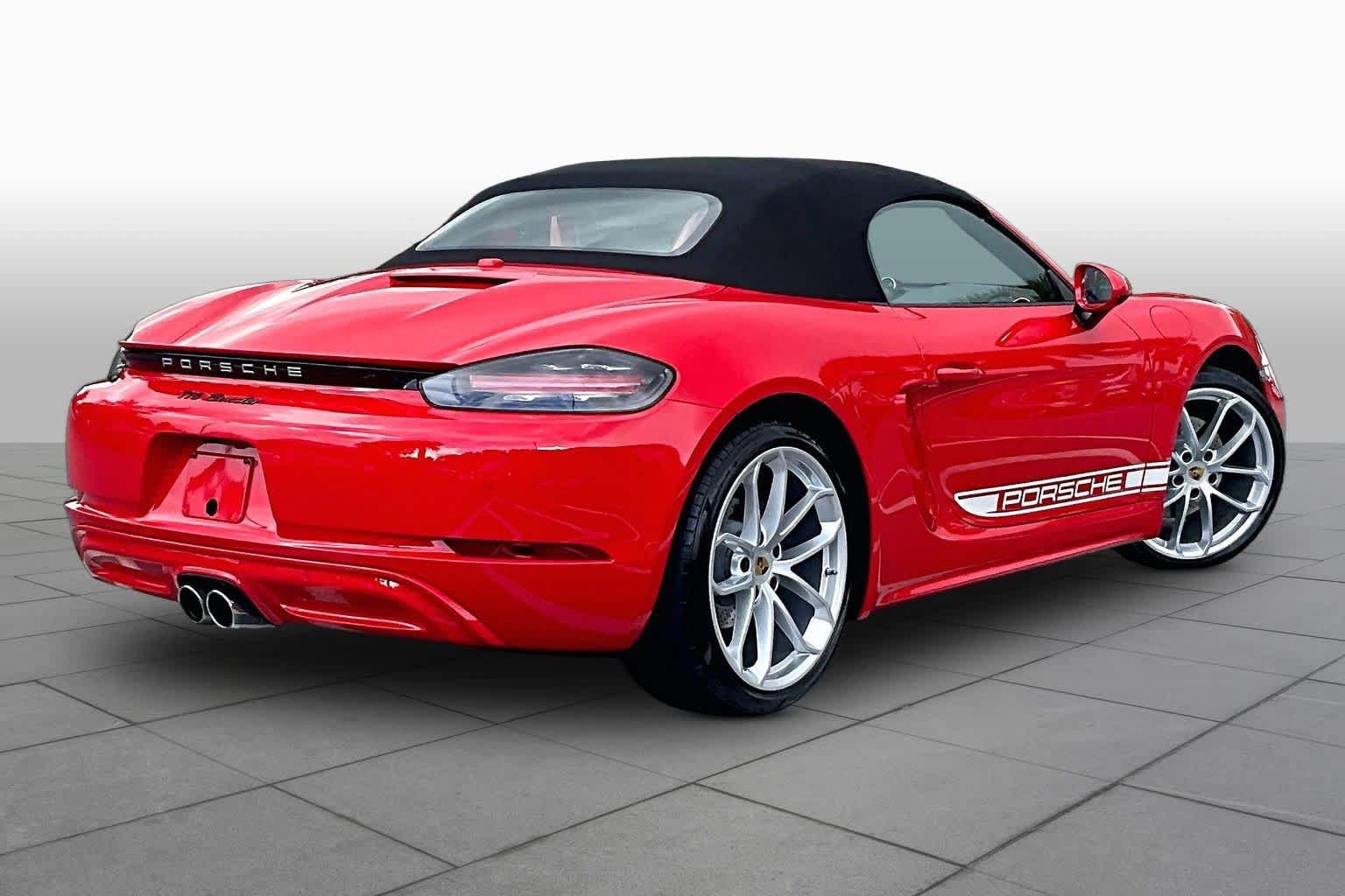 Used 2024 Porsche 718 Boxster RWD image 11
