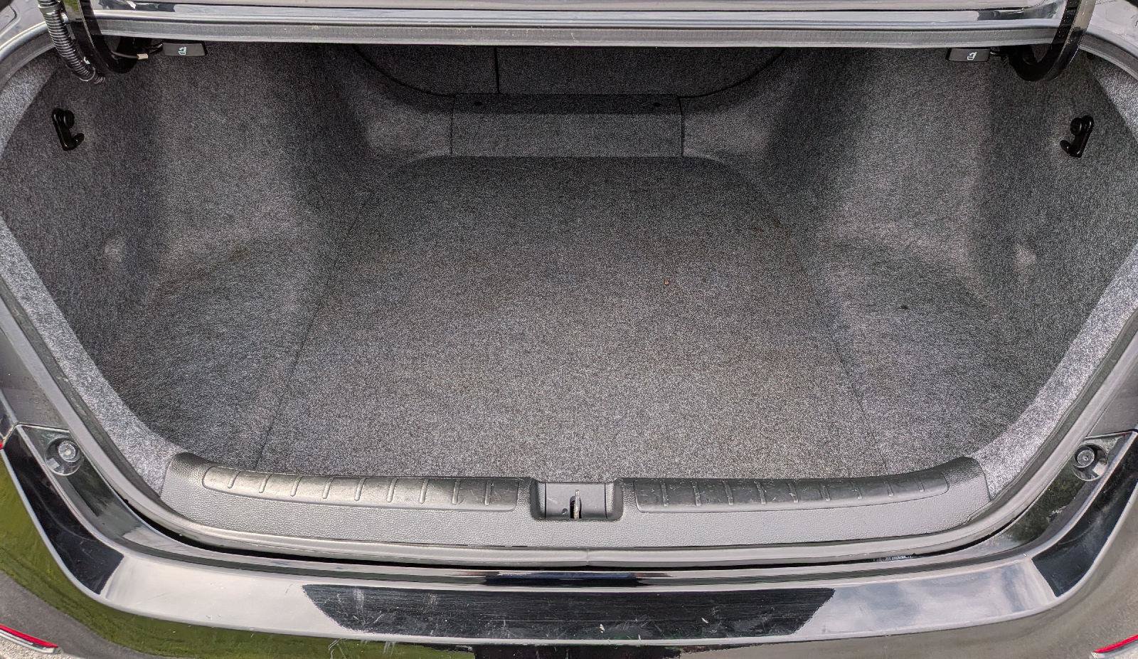 Used 2018 Honda Accord EX image 10
