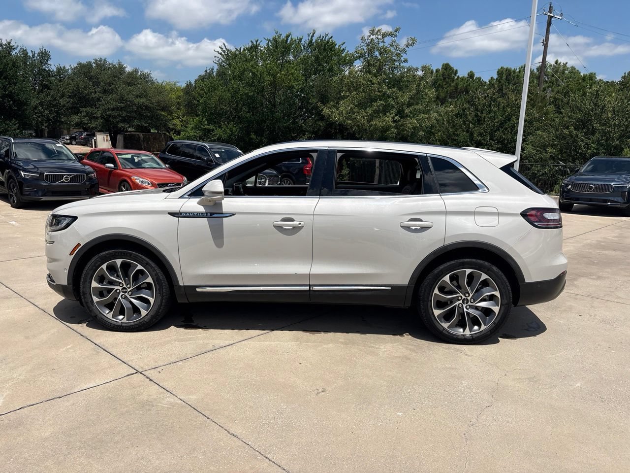 Used 2022 Lincoln Nautilus Reserve w/ Equipment Group 201A AWD/4WD image 7