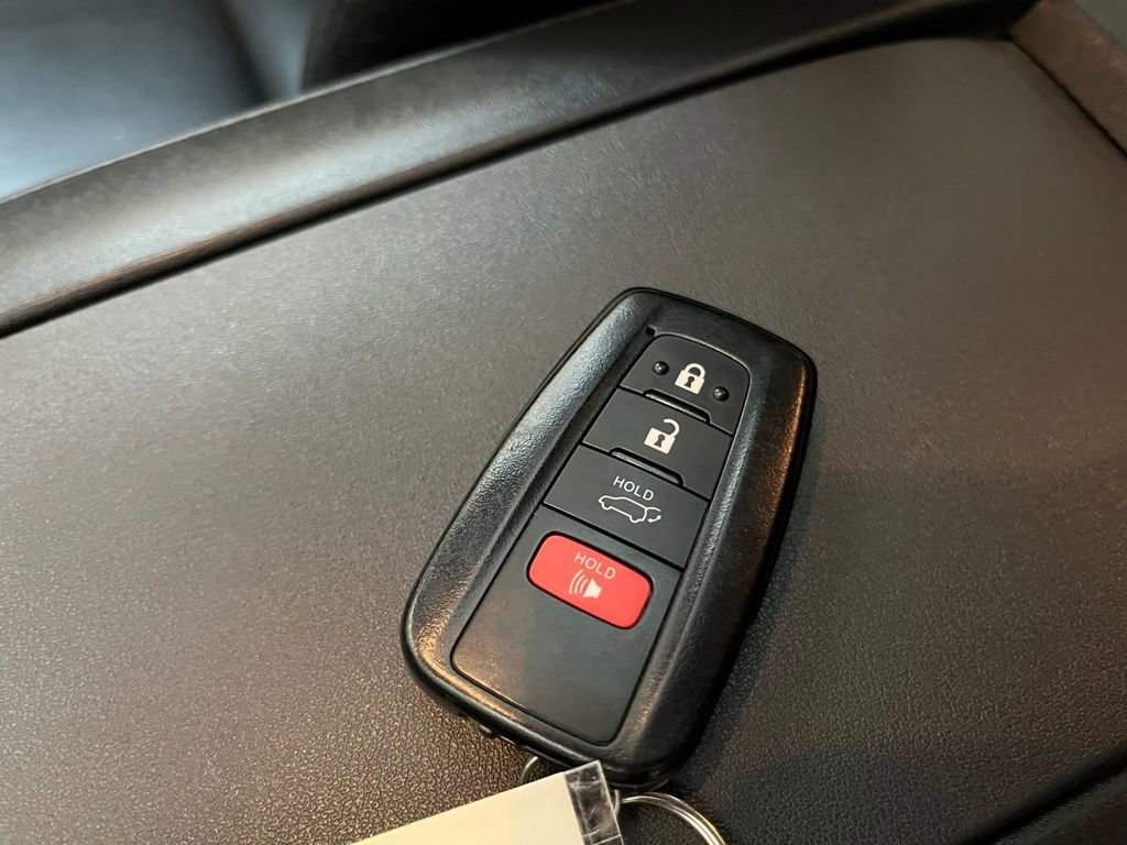 Used 2023 Toyota Highlander XLE AWD/4WD image 48