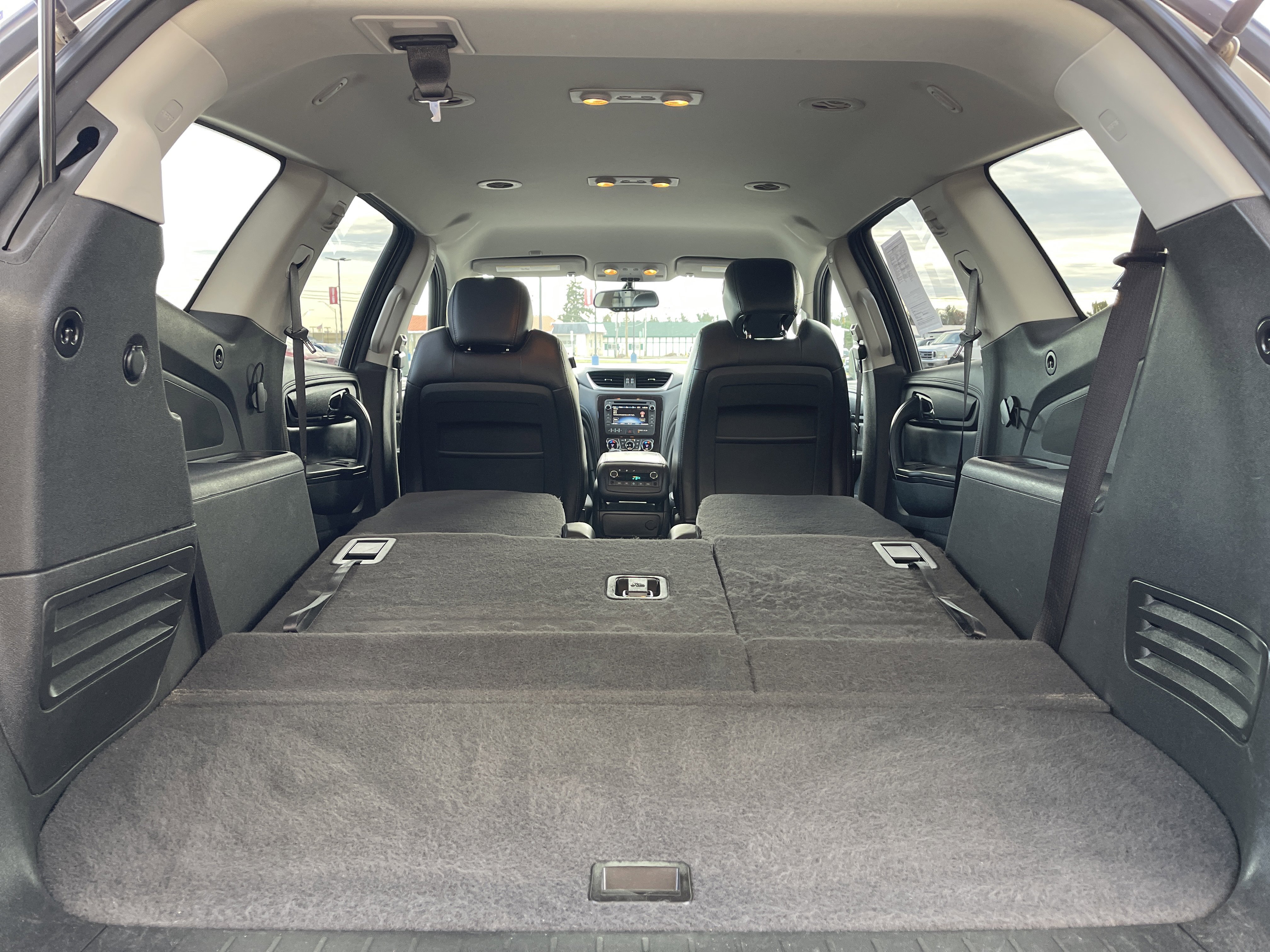 Used 2017 Chevrolet Traverse LT image 10