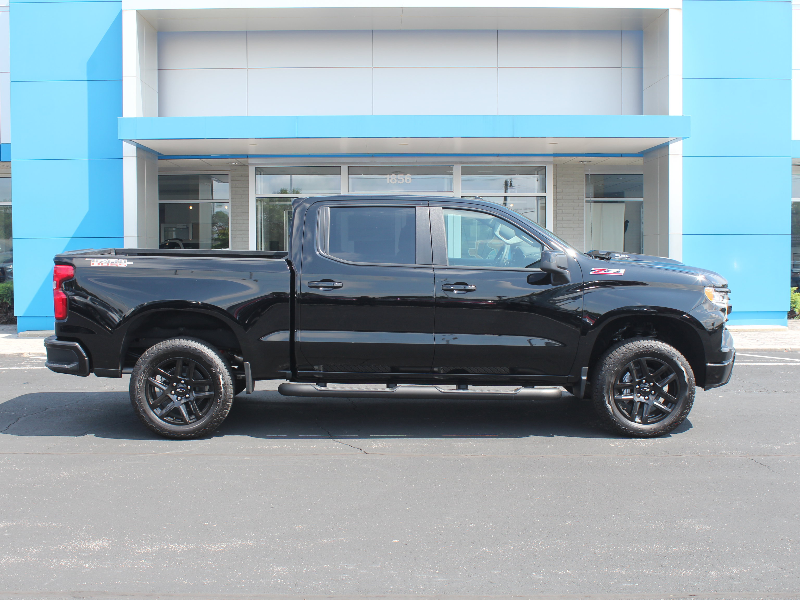 New 2026 Chevrolet Silverado 1500 LT Trail Boss w/ Convenience Package II AWD/4WD image 3