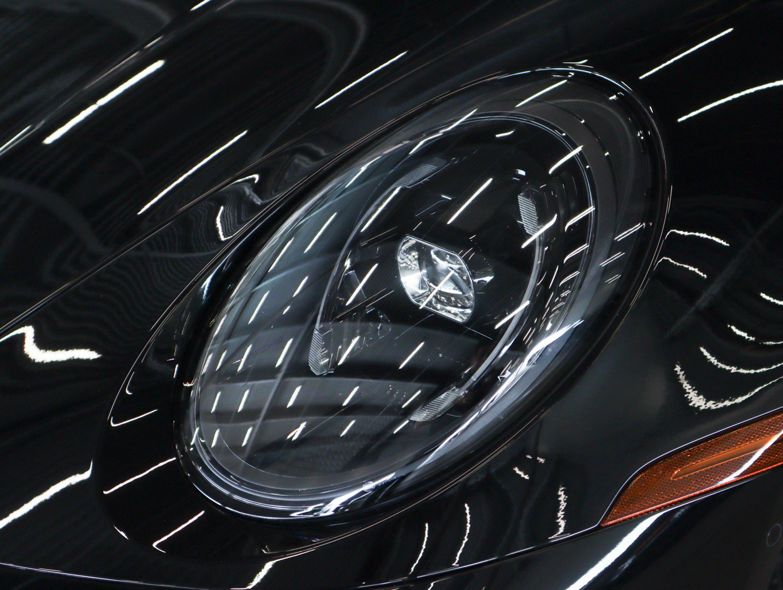 Certified 2025 Porsche 911 Carrera RWD image 34