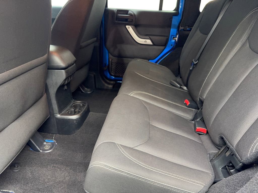 Used 2016 Jeep Wrangler Unlimited Sahara w/ Max Tow Package image 32