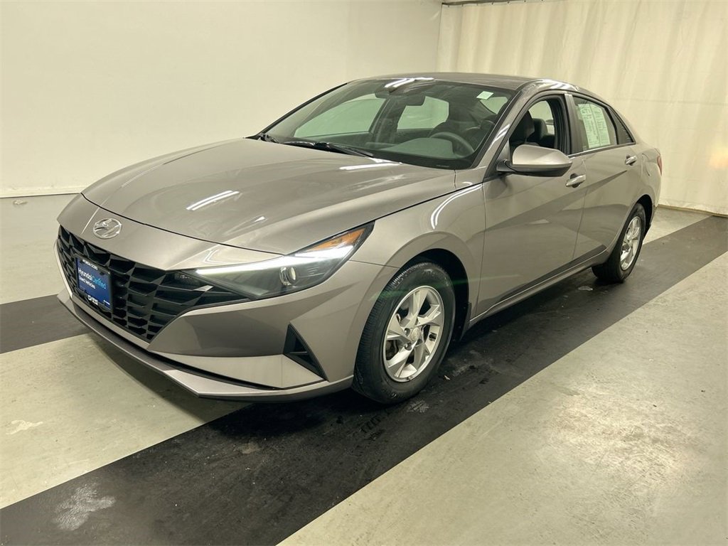 Used 2023 Hyundai Elantra SE image 5