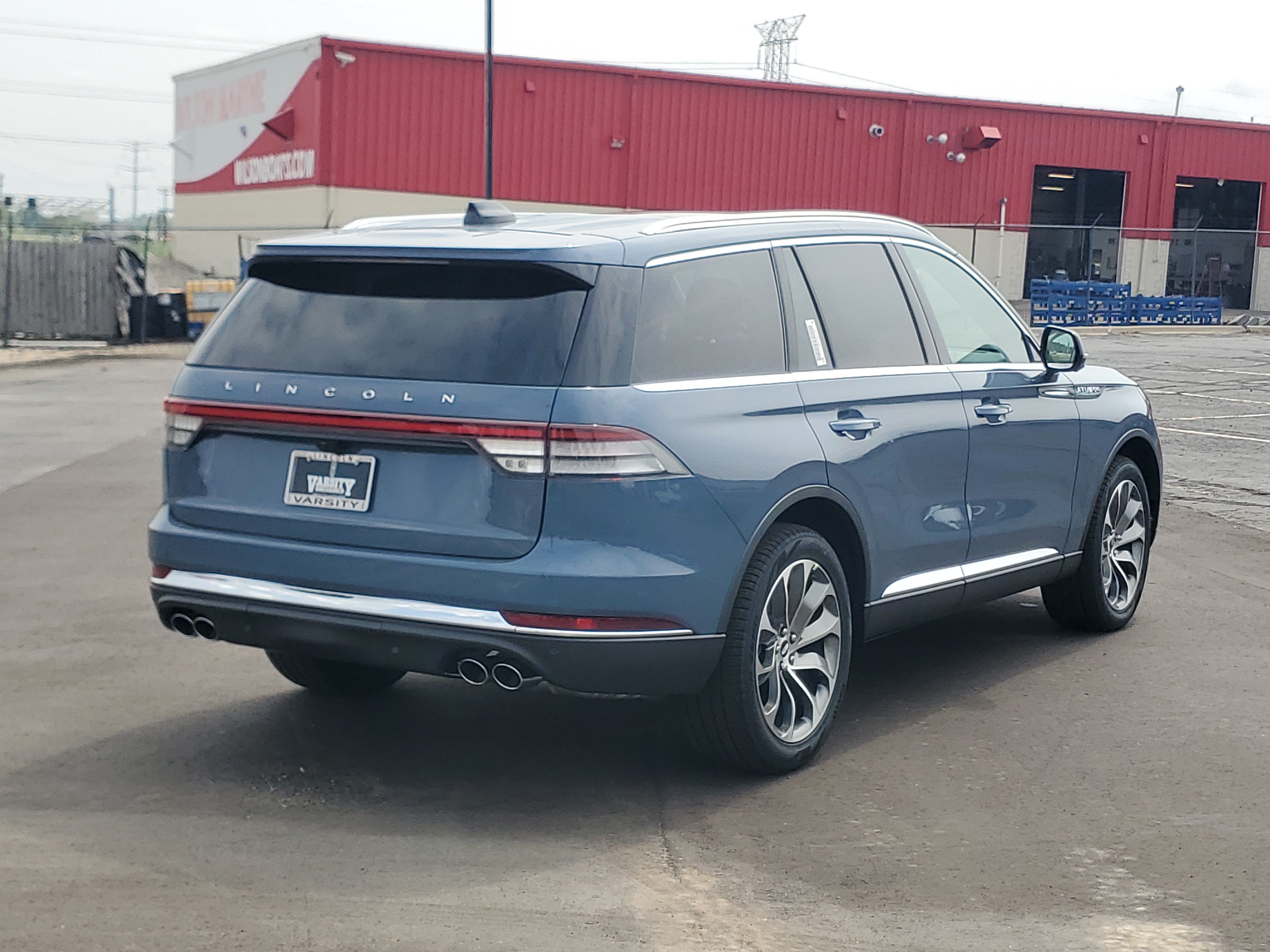 New 2026 Lincoln Aviator AWD image 4