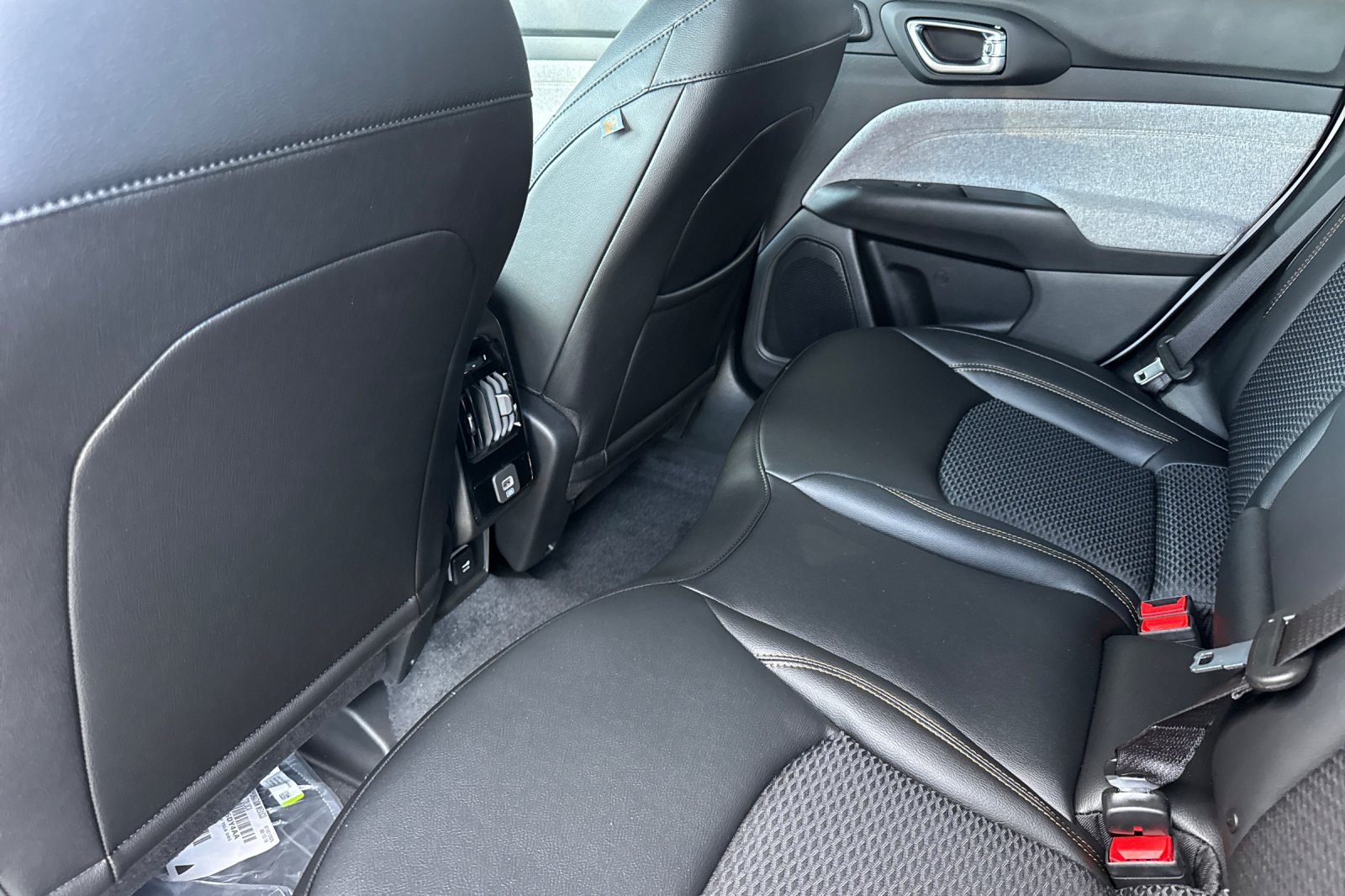 New 2026 Jeep Compass Latitude AWD/4WD image 11