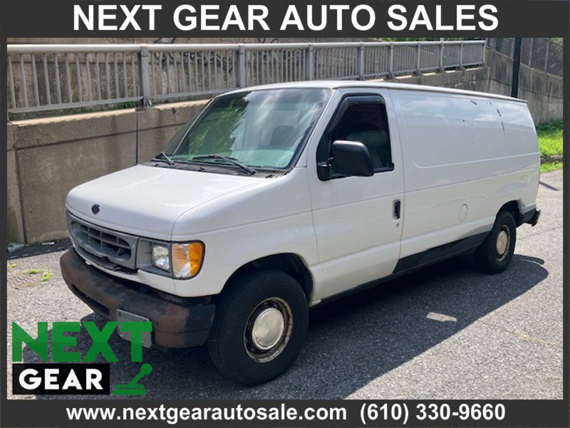 Used 2000 Ford E-150 and Econoline 150 RWD image 1