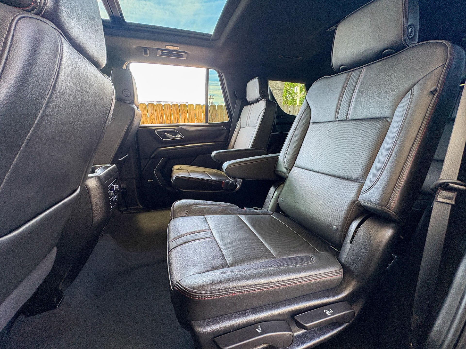 Used 2024 Chevrolet Tahoe RST w/ Luxury Package AWD/4WD image 24