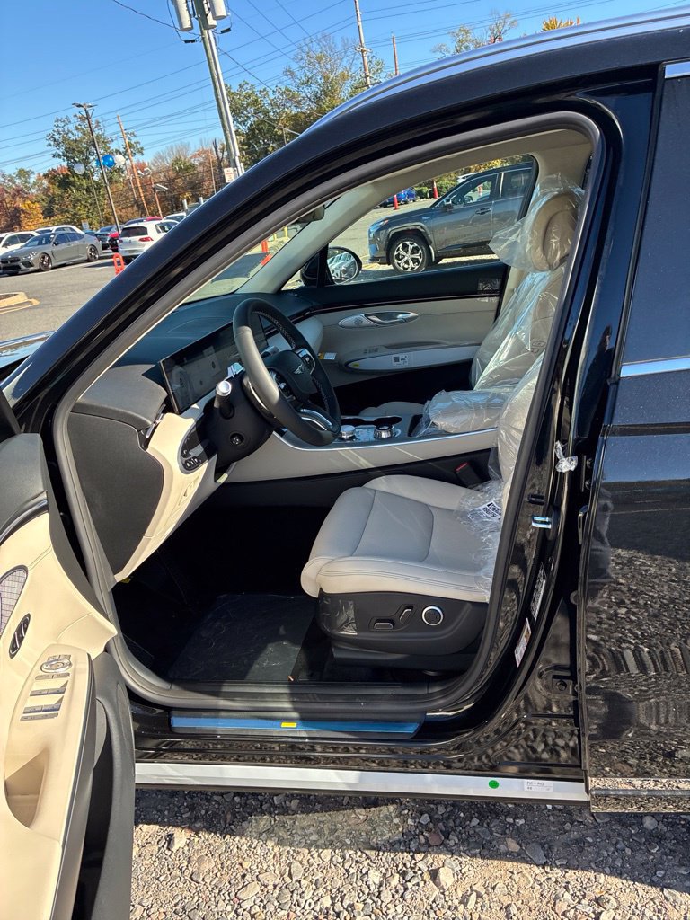 New 2027 Genesis GV70 2.5T Select AWD/4WD image 23
