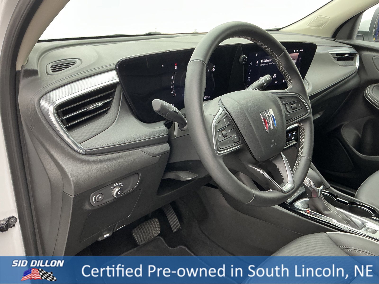 Used 2025 Buick Encore GX Avenir image 13