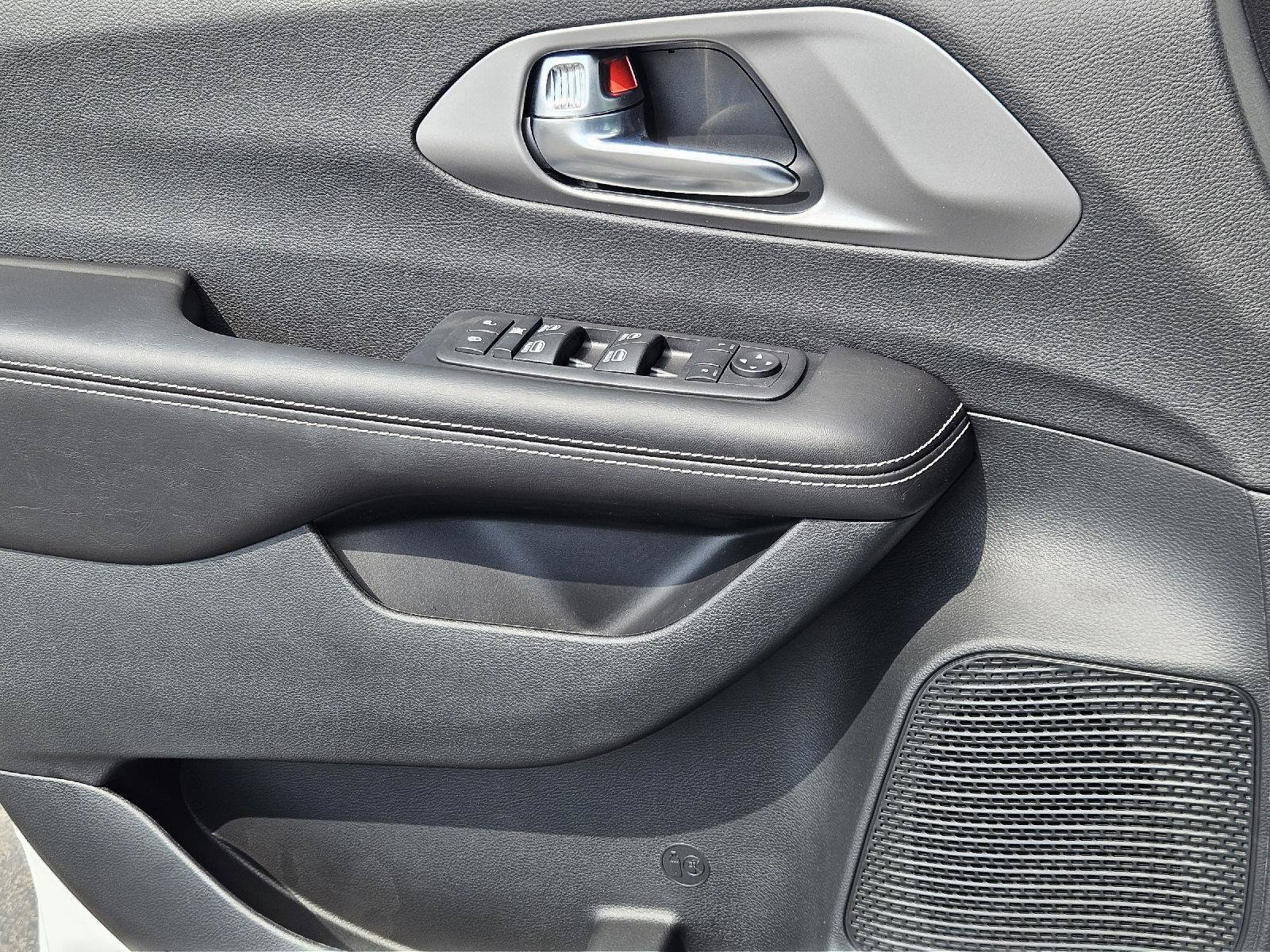 New 2027 Chrysler Pacifica LX FWD image 19