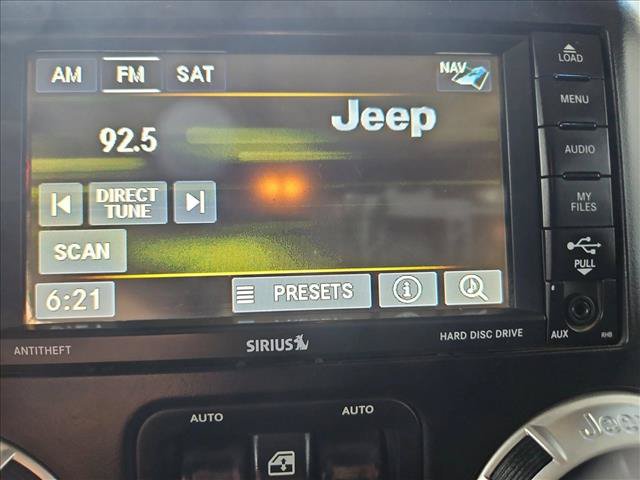 Used 2013 Jeep Wrangler Unlimited Rubicon w/ Connectivity Group AWD/4WD image 13