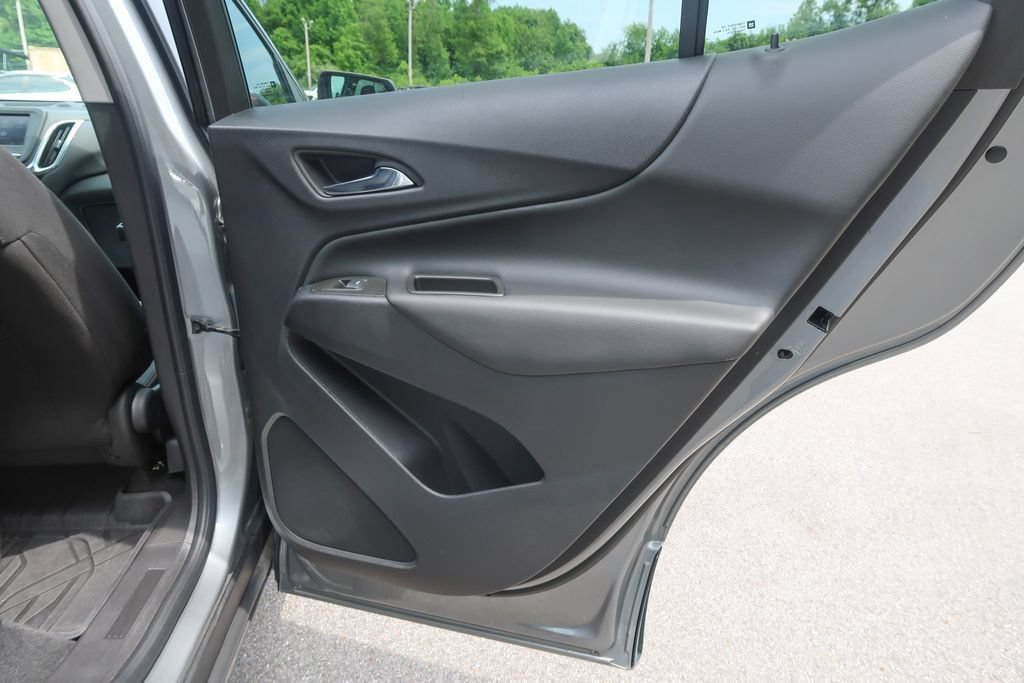 Used 2023 Chevrolet Equinox LT w/ LPO, Floor Liner Package FWD image 17