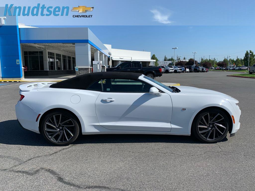 Used 2018 Chevrolet Camaro LT RWD image 8