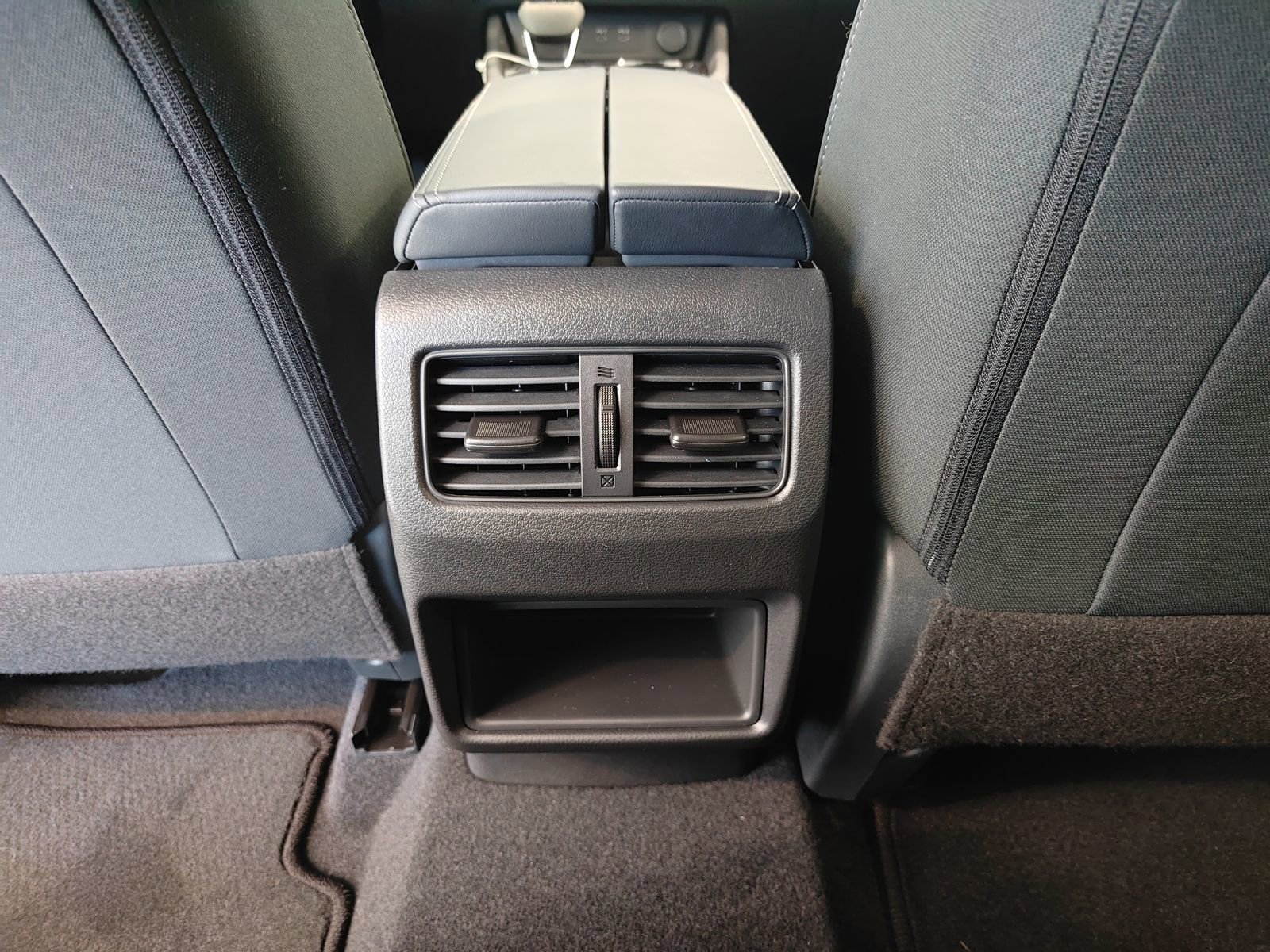 New 2026 Nissan Rogue S image 27