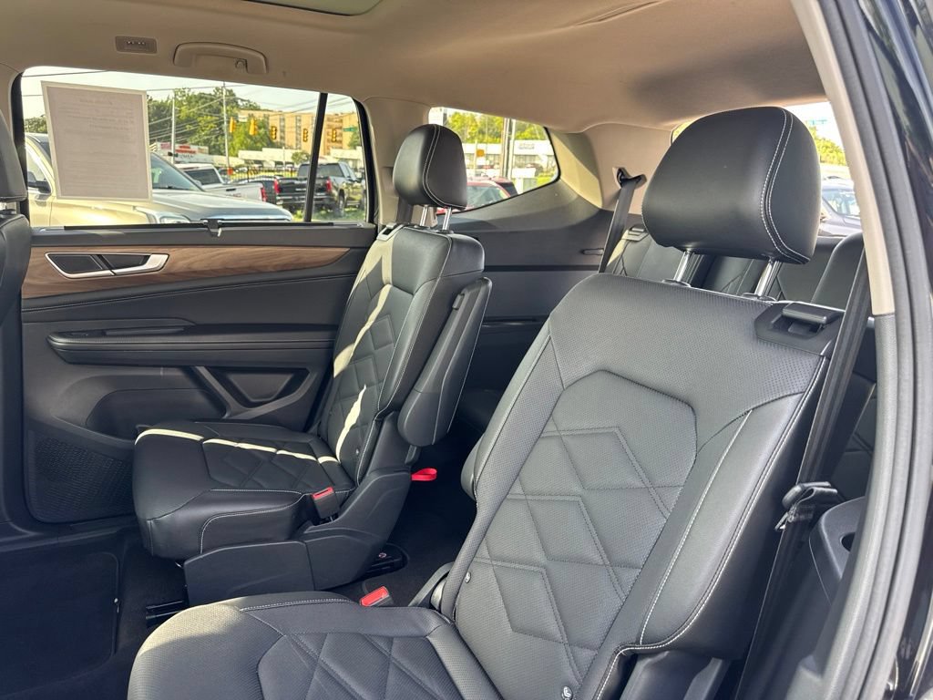 Used 2024 Volkswagen Atlas SE AWD/4WD image 23