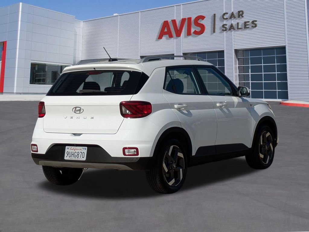 Used 2025 Hyundai Venue SEL image 6