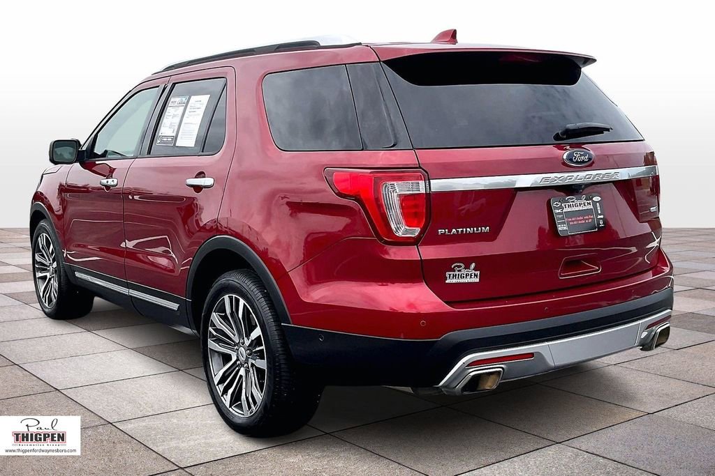 Used 2016 Ford Explorer Platinum image 2
