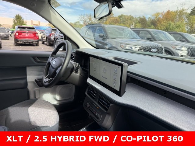 New 2025 Ford Maverick XLT image 9