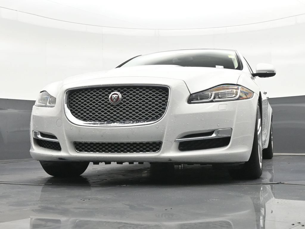 Used 2016 Jaguar XJ L Portfolio RWD image 30