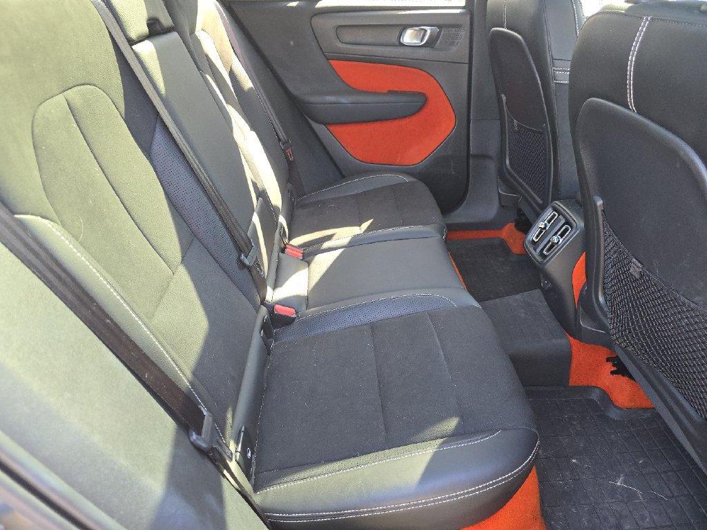 Used 2019 Volvo XC40 AWD T5 image 21