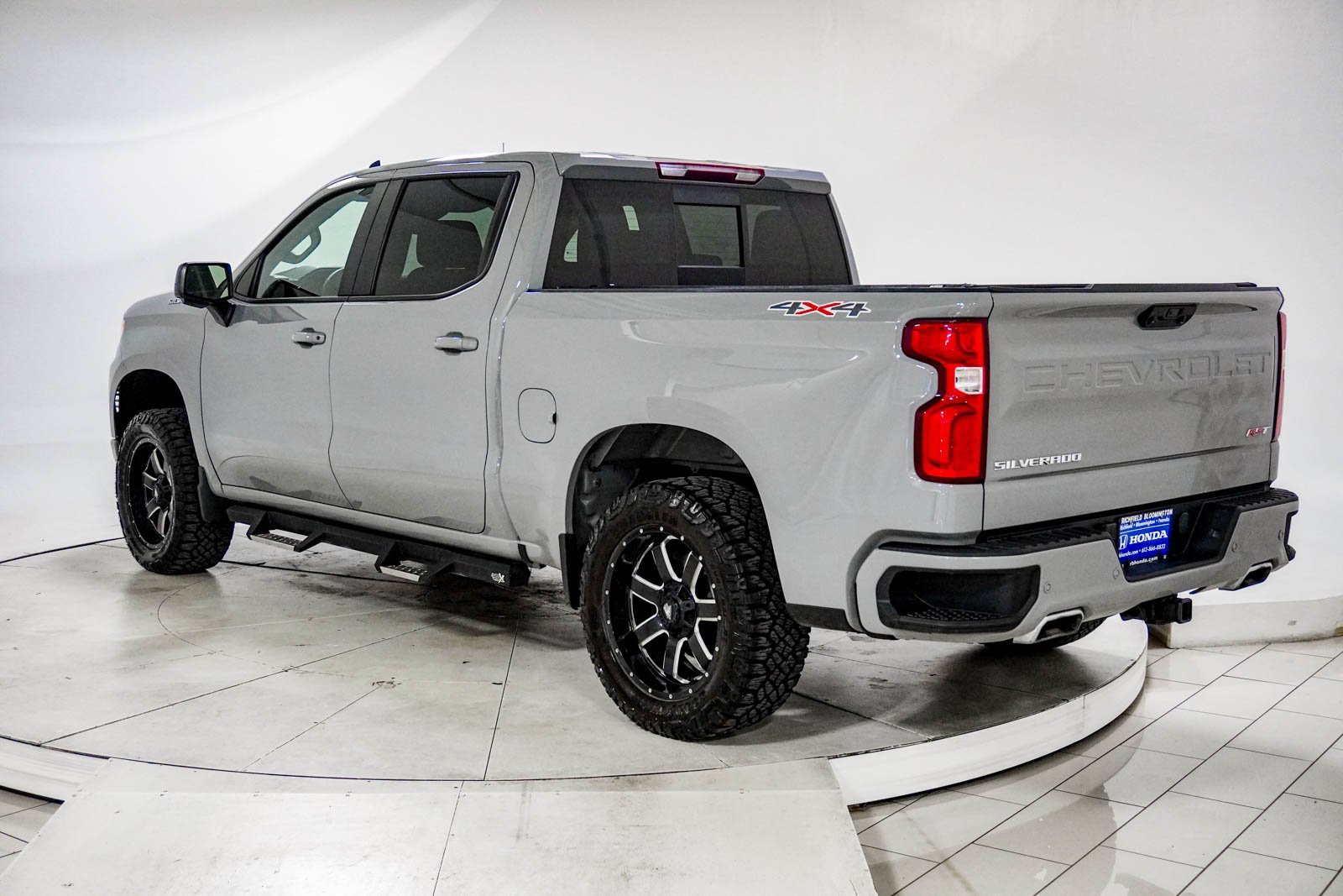 Used 2024 Chevrolet Silverado 1500 RST w/ Convenience Package II image 5