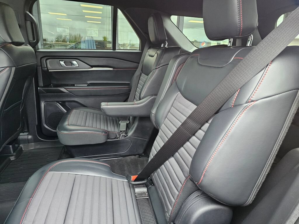 Certified 2025 Ford Explorer ST-Line AWD/4WD image 14