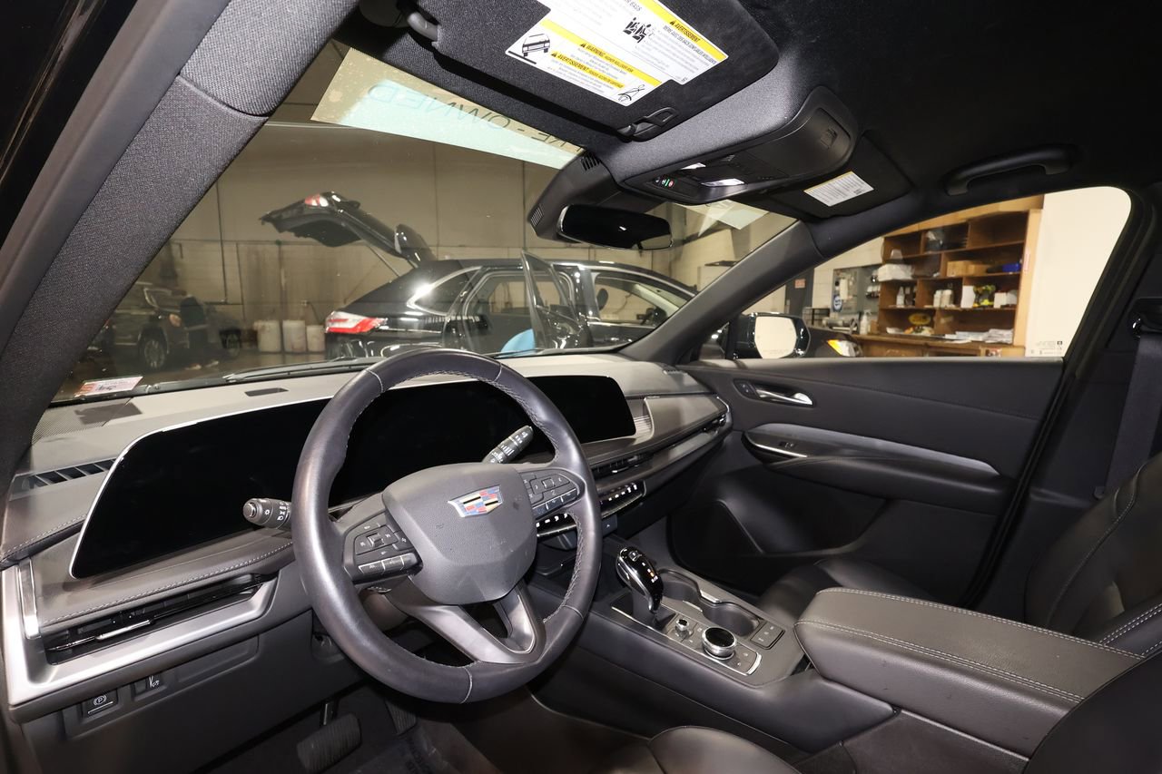 Certified 2025 Cadillac XT4 Premium Luxury image 9