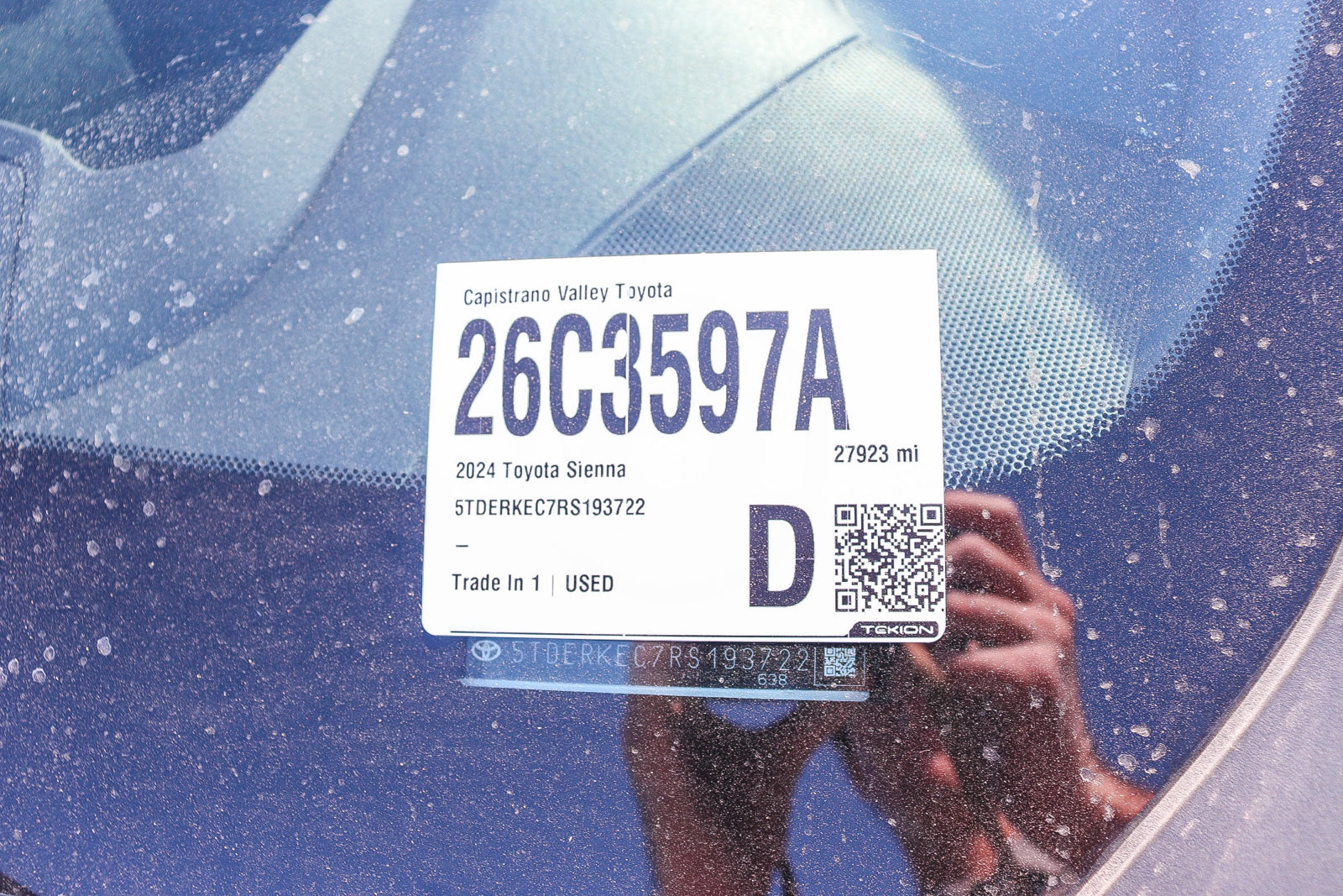 Used 2024 Toyota Sienna Platinum FWD image 23
