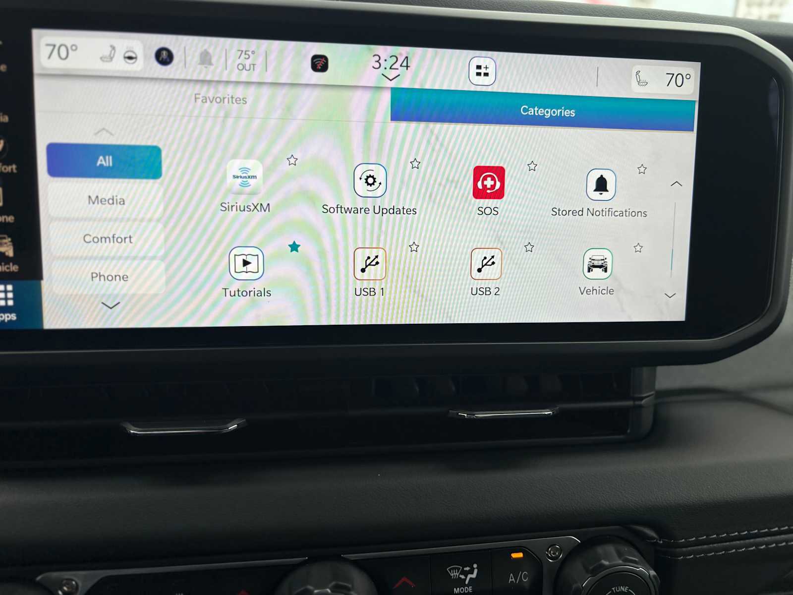 Used 2025 Jeep Wrangler Sahara image 36