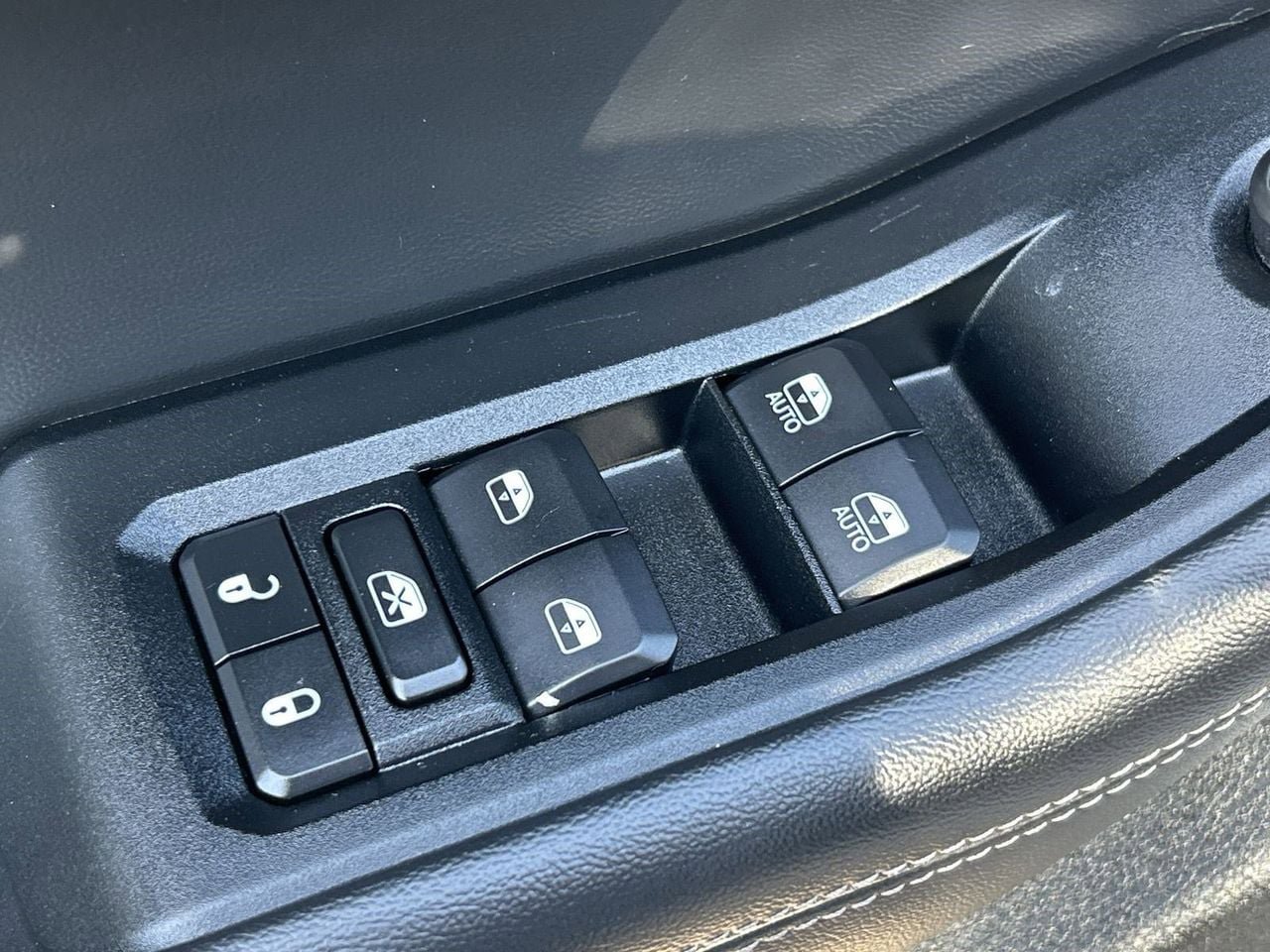 Used 2022 Jeep Grand Cherokee L Laredo AWD/4WD image 18