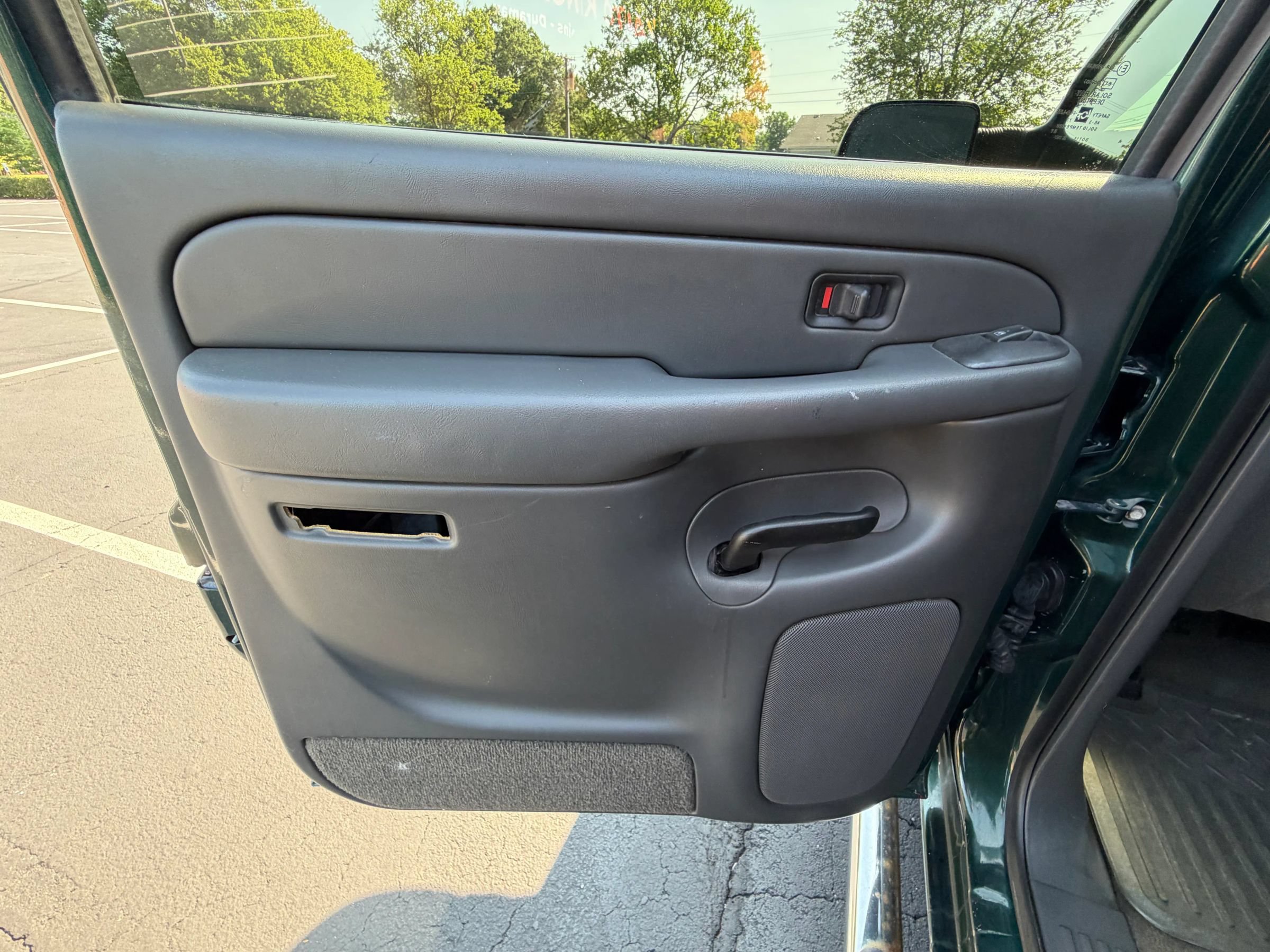Used 2005 Chevrolet Silverado 2500 LS w/ Heavy-Duty Power Package AWD/4WD image 18