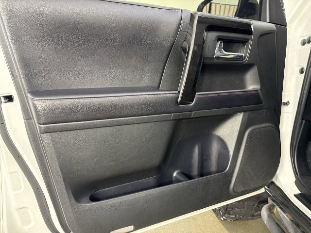 Used 2018 Toyota 4Runner TRD Off-Road Premium AWD/4WD image 20